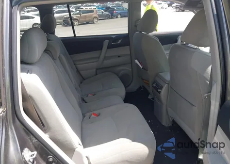 2013 Toyota Highlander Base Plus V6 из США, поврежденный, VIN 5TDBK3EH4DS189905